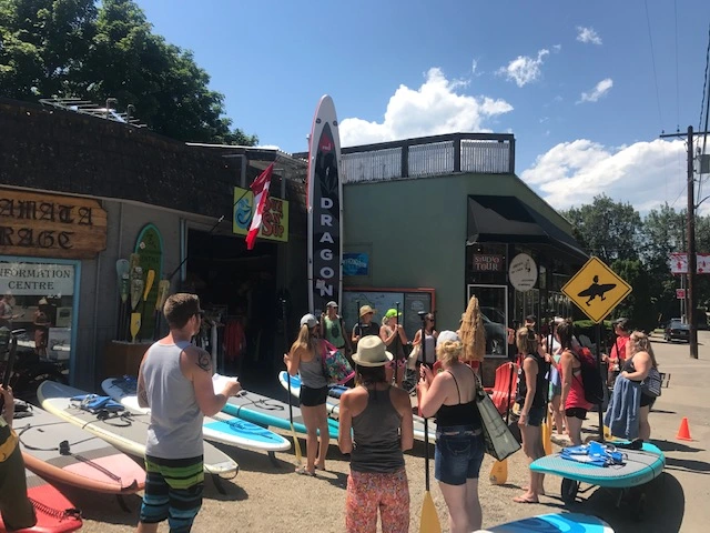 Group-SUP-front-shop